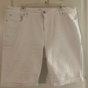 OSO casual Bermuda shorts, white size 16